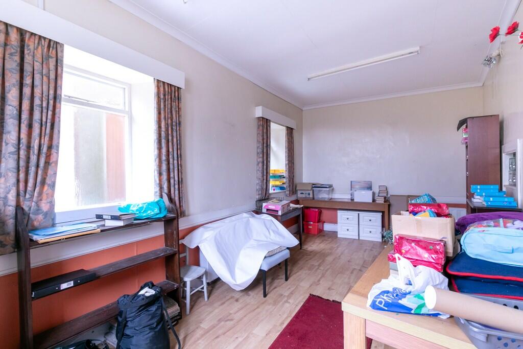 Side room