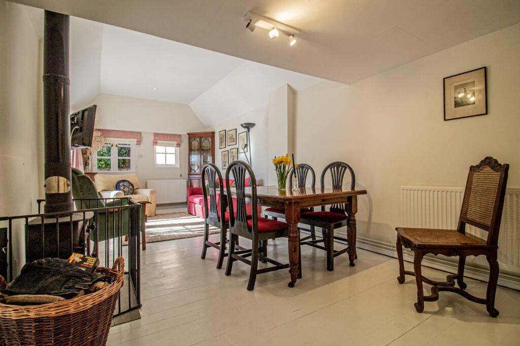 Potash Farmhouse Cottage [Open-Plan Aspect] 02.jpg