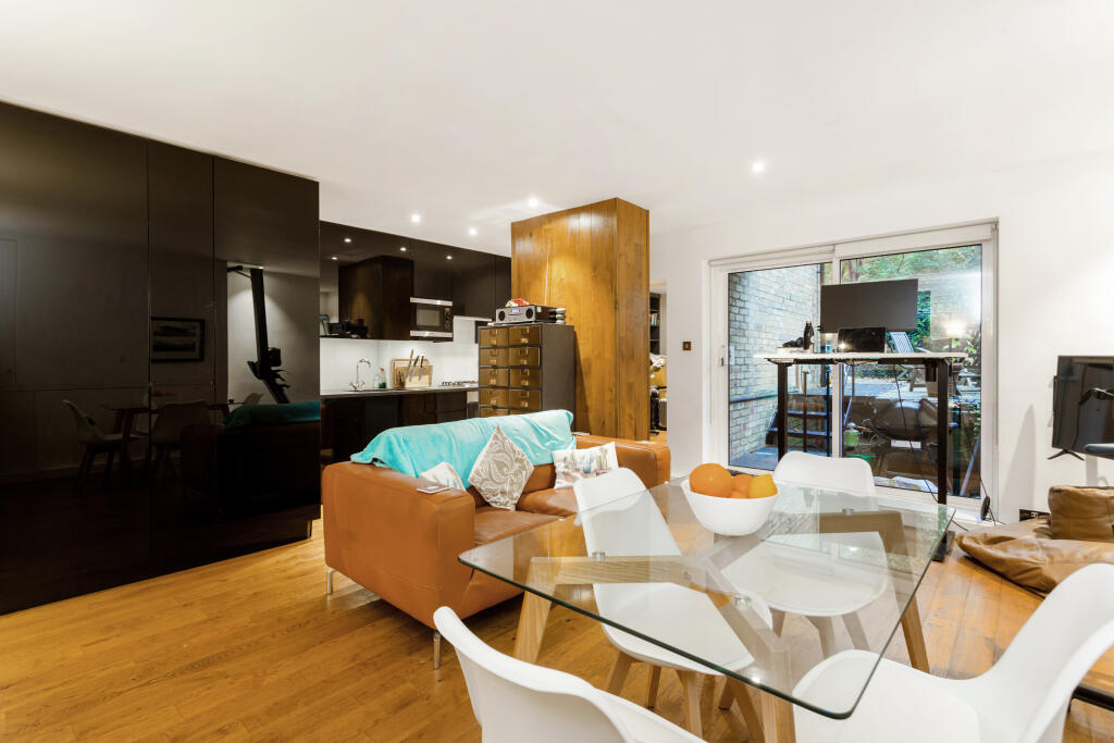 1, 49-50 Ainger Road