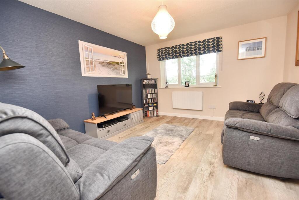 Sitting/Dining Room