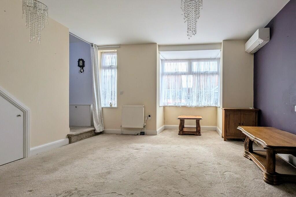Lounge B