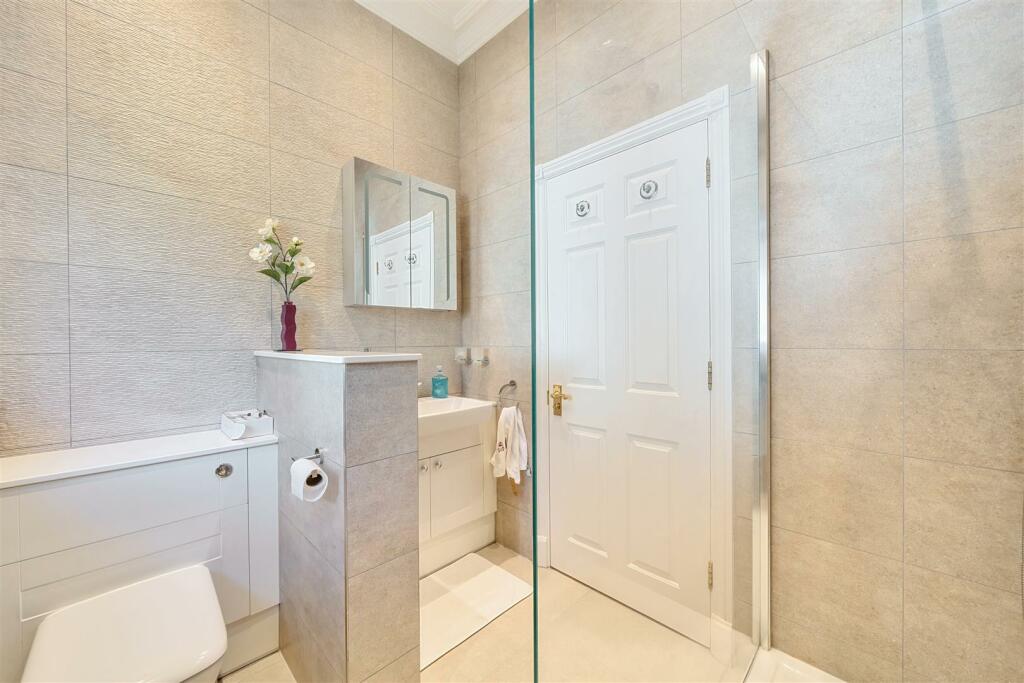 Family Shower Room