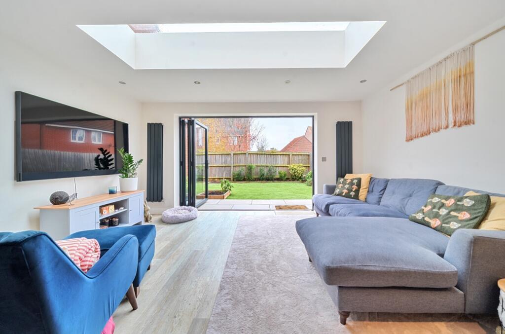 1380290-4-690e38bcde060-ARW-1