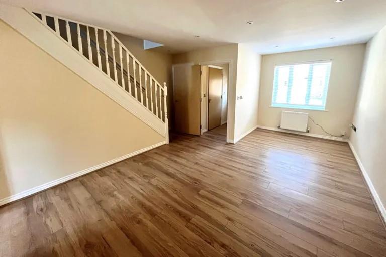 LOUNGE / DINER (pic 2)