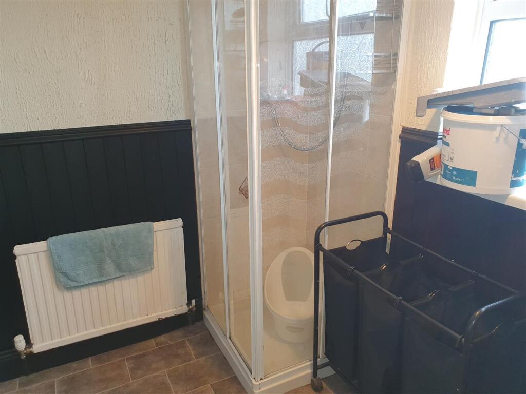 BATHROOM/W.C