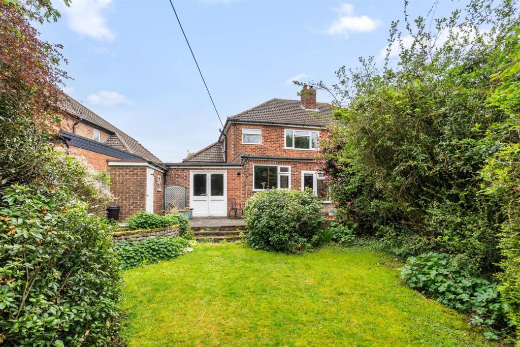 3 Redhouse Close_15.jpg