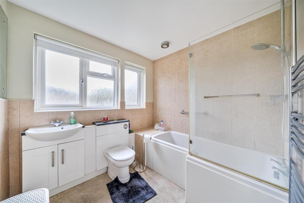Grove Crescent - Bathroom 1.jpg