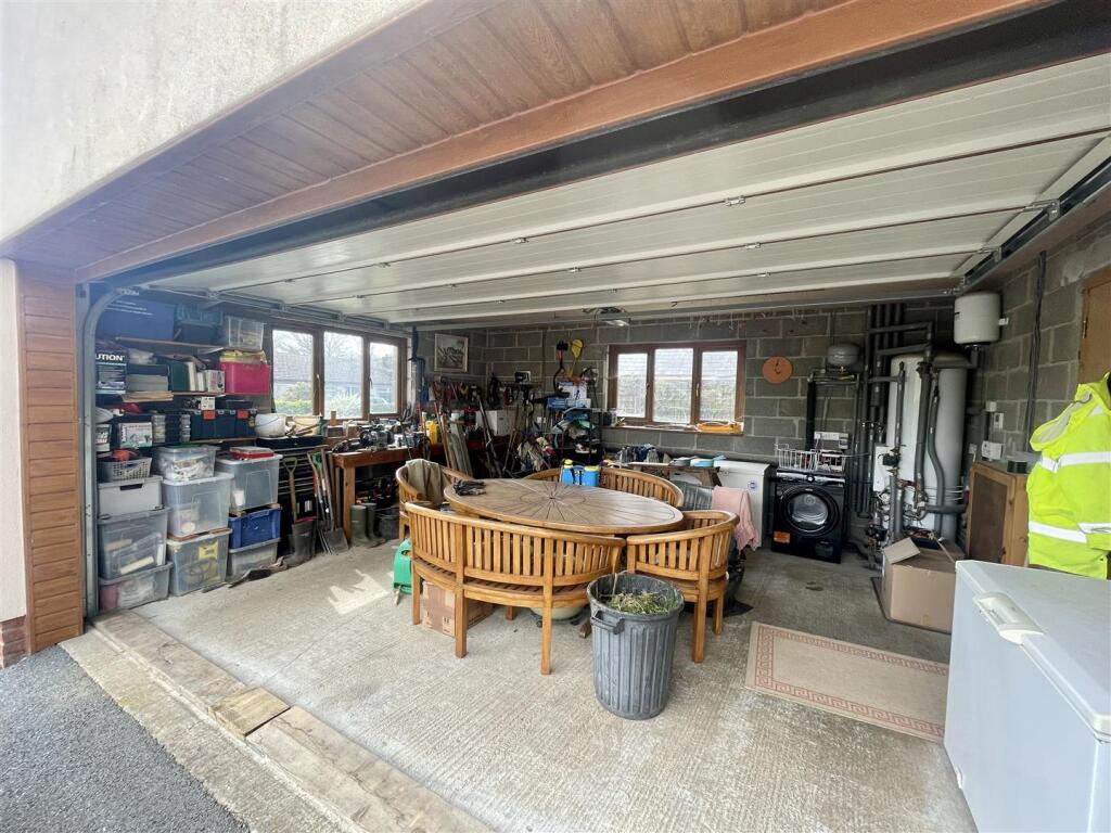 INTEGRAL GARAGE