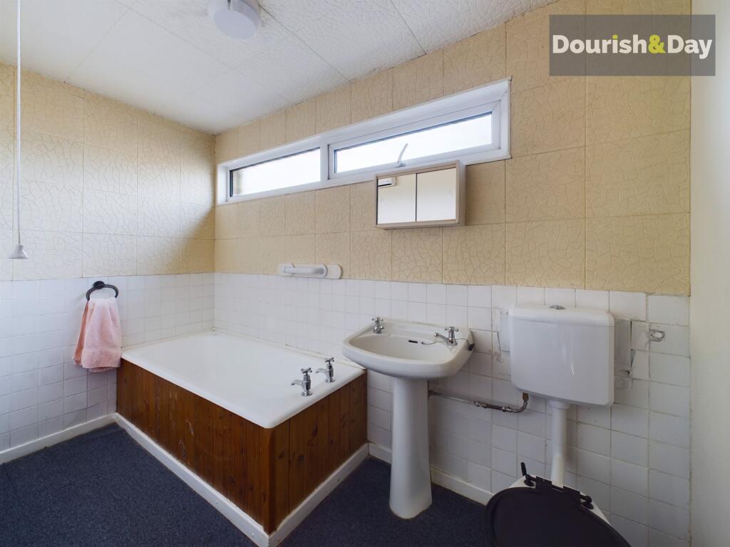Family Bathroom 