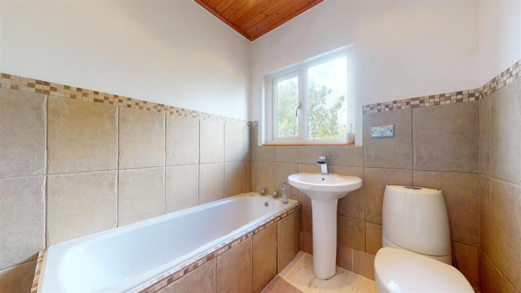 Knowsley Road Bathroom