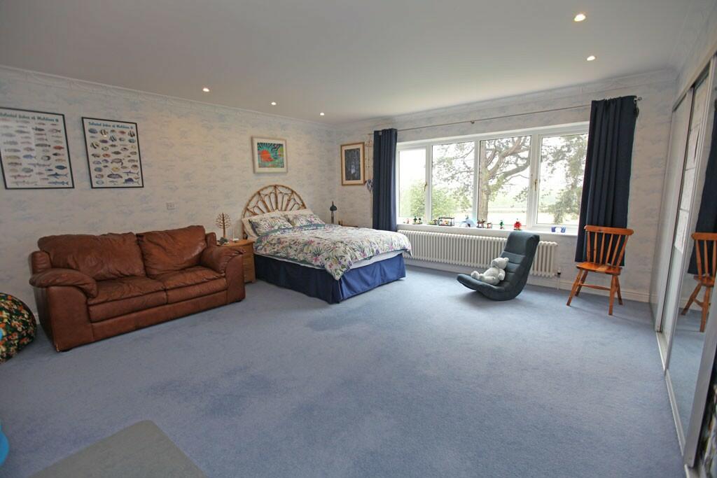 Guest bedroom