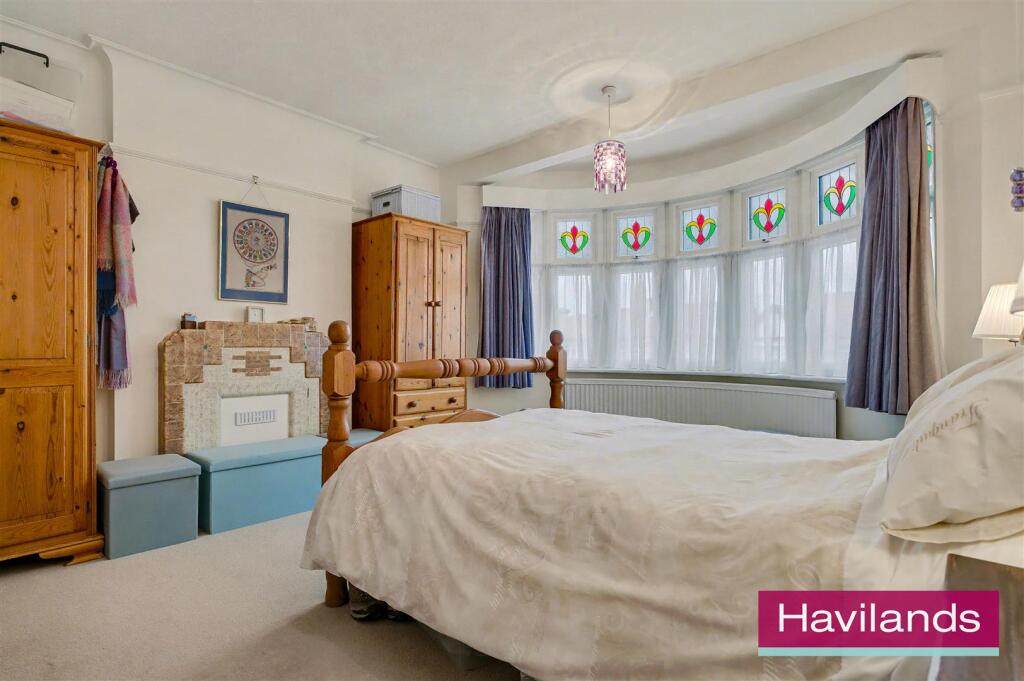 Bincote Road EN2-11.jpg