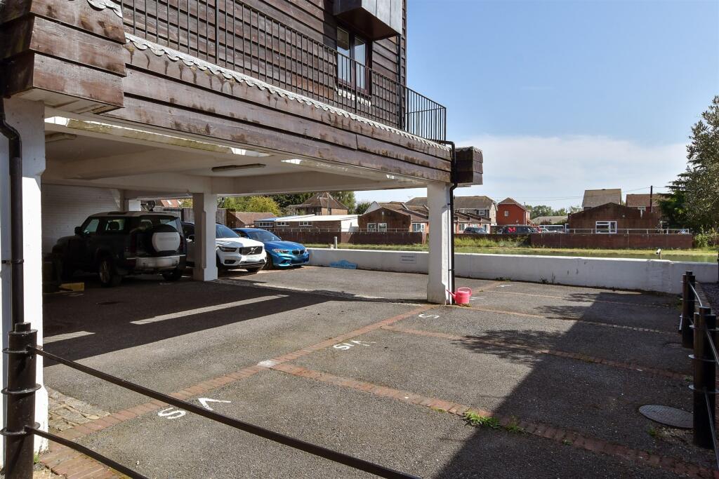 Driveway/Parking