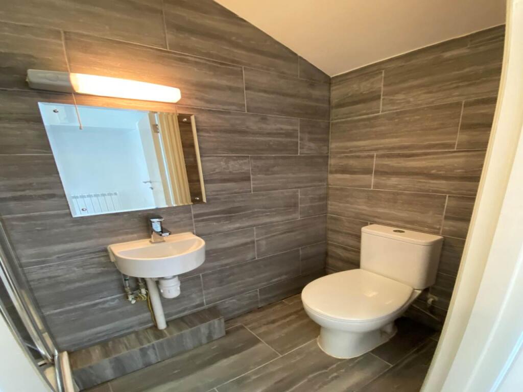 SHOWER PHOTOGRAPH ON