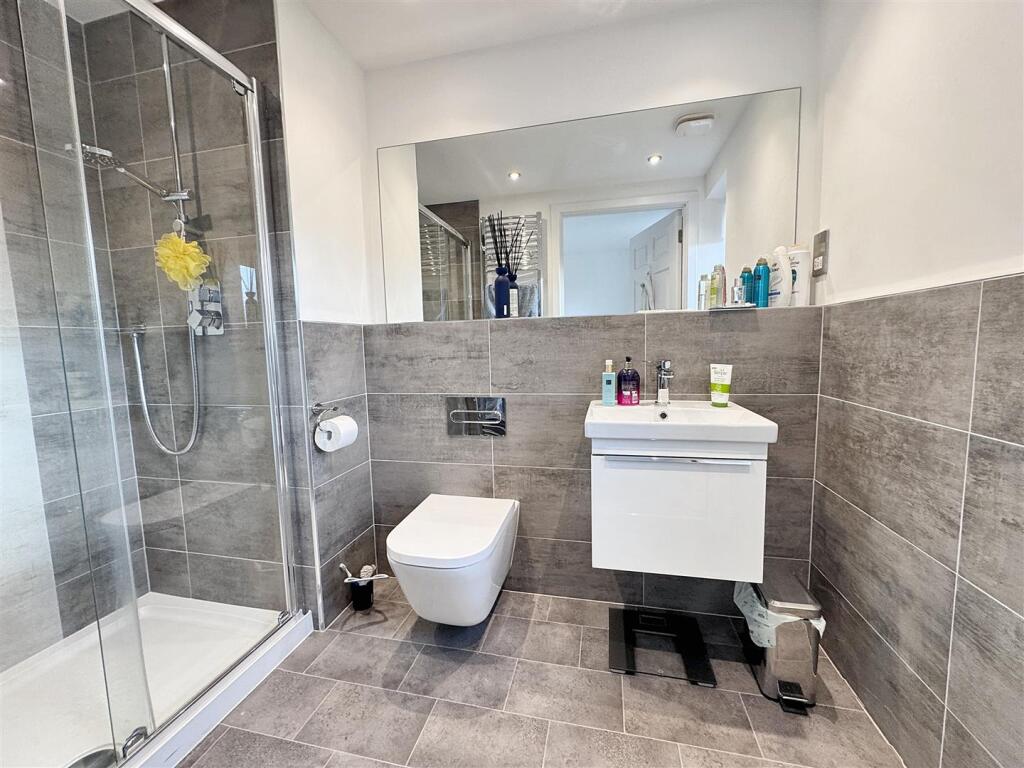 Ensuite Shower Room