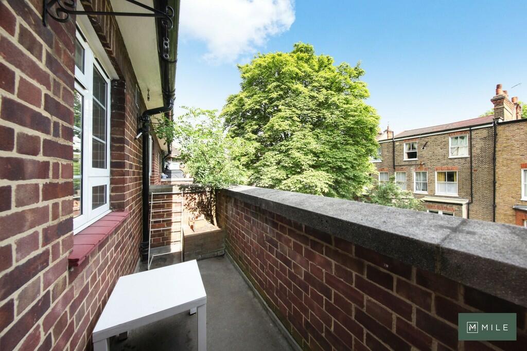 18 Kelfield Court...