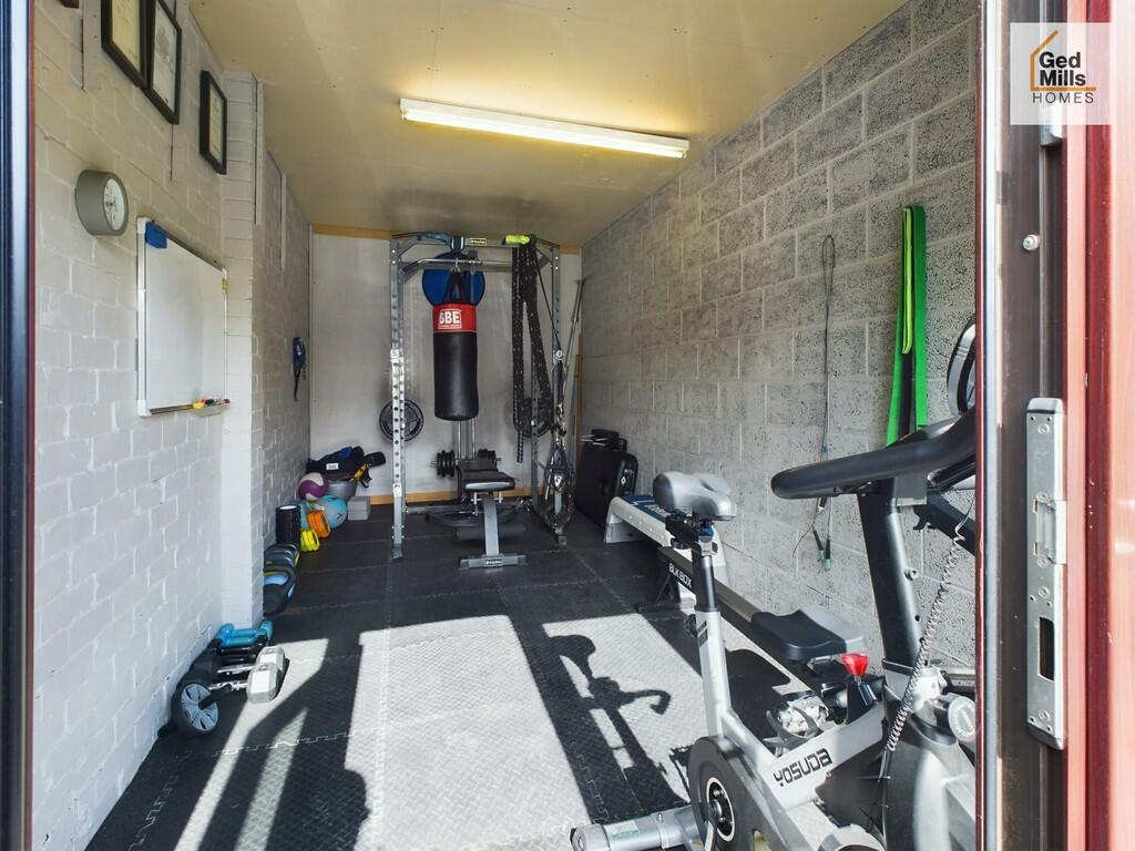 GYM/GARAGE