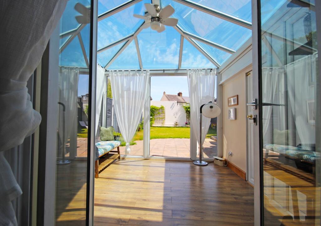 Sun Room is bringing in so much sunlight 