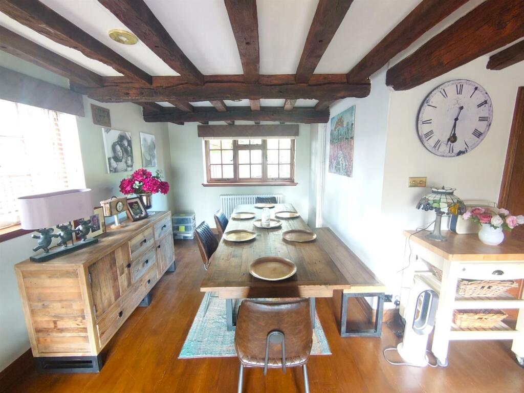 Dining Area.JPG