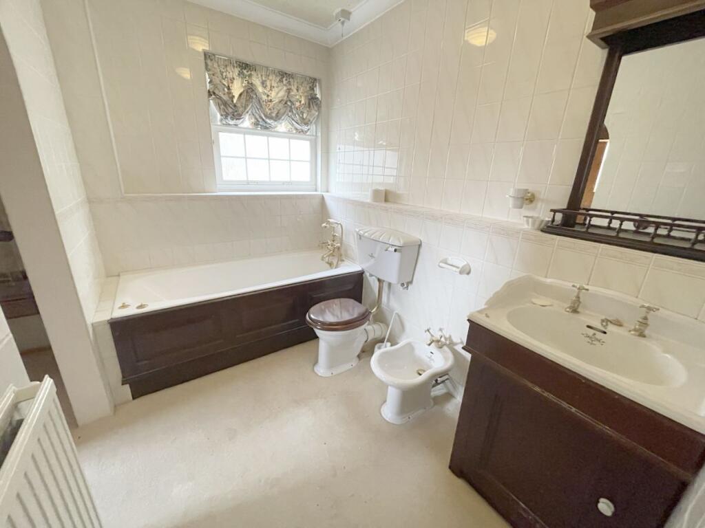 Bathroom 4