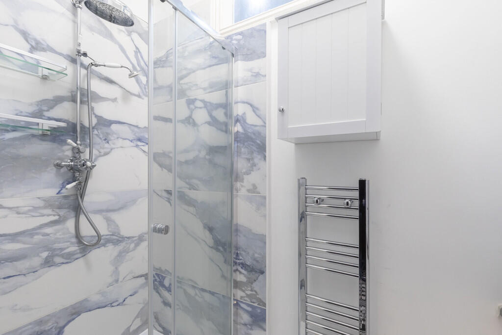 Flat 6, 12 Lansdo...