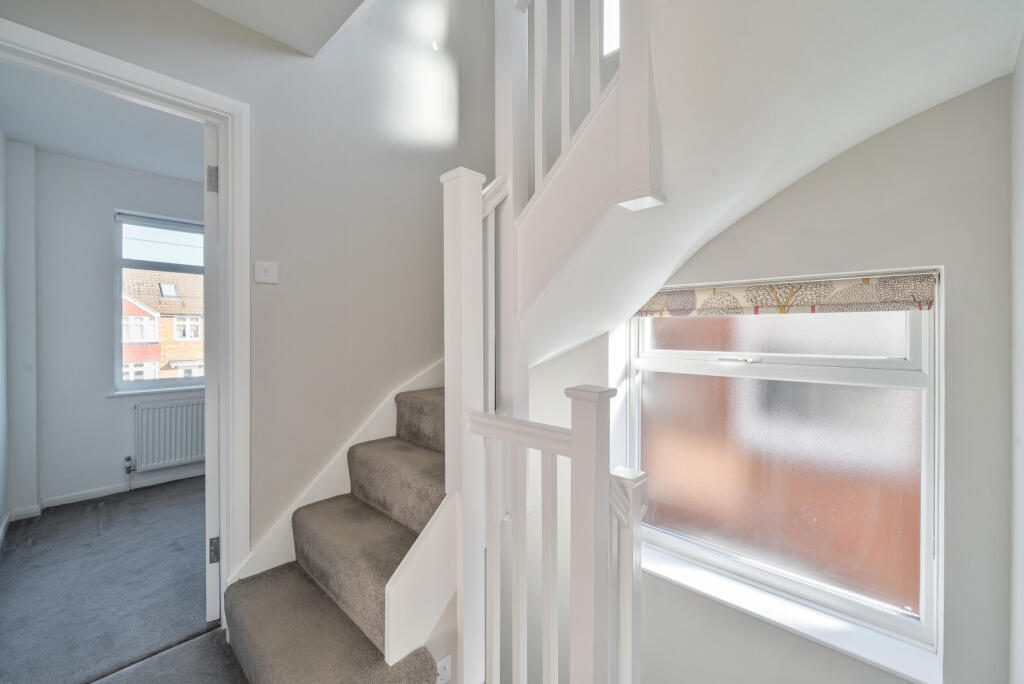 1365839-10-68fb52...