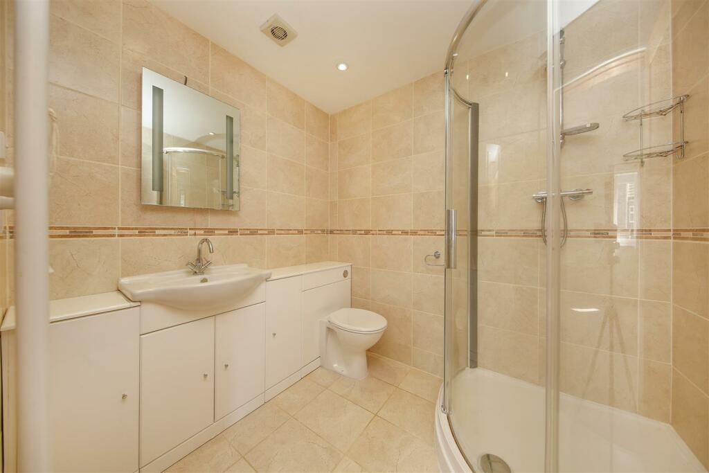 Shower Room.jpg