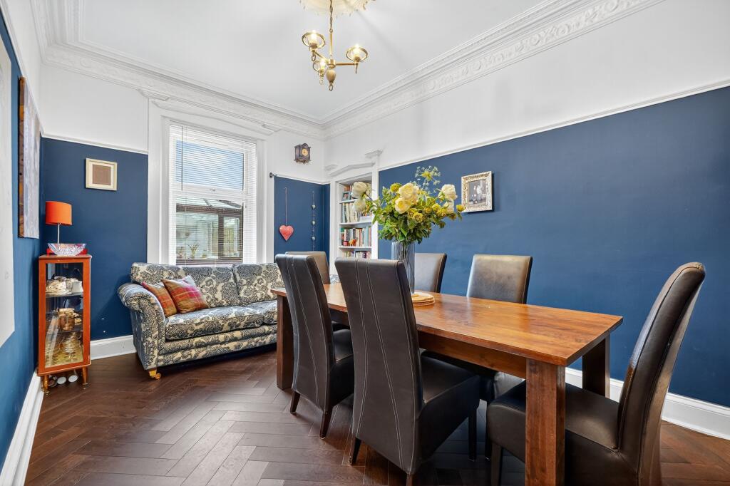 Dining Room/Bedroom 5