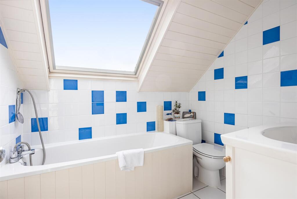 A28 - Riverview 18 Dittisham Court Dittisham - 240