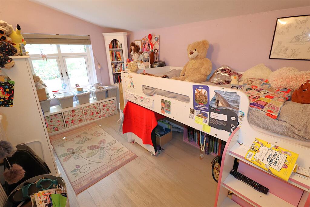 Bedroom 3 Off Bedroom 2