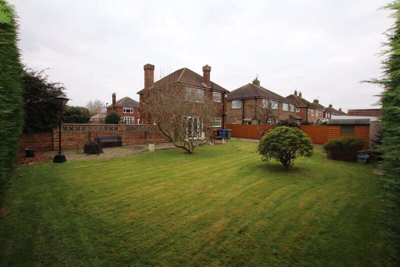 Rear photo 3