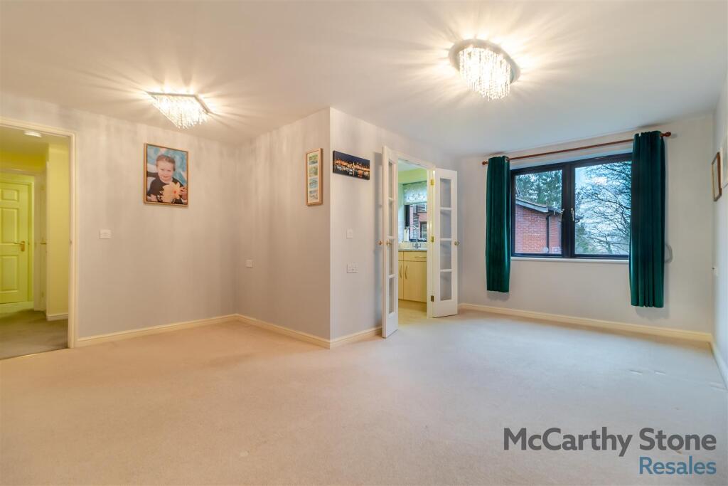 8633491-interior03.jpg