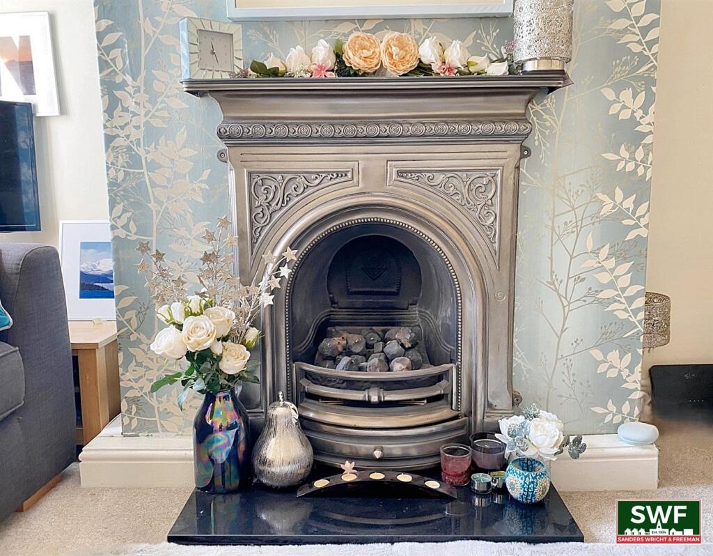 Fireplace3.jpg