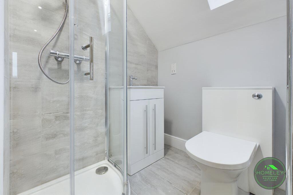 21 ensuite bathroom