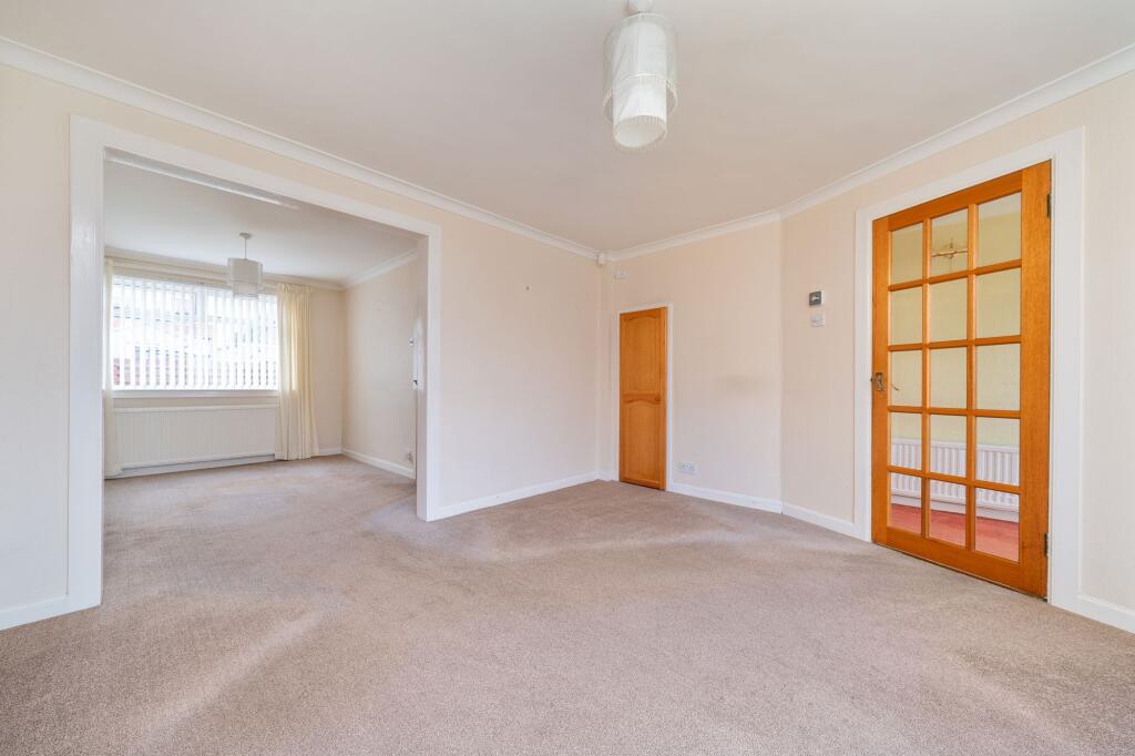 Living/dining area