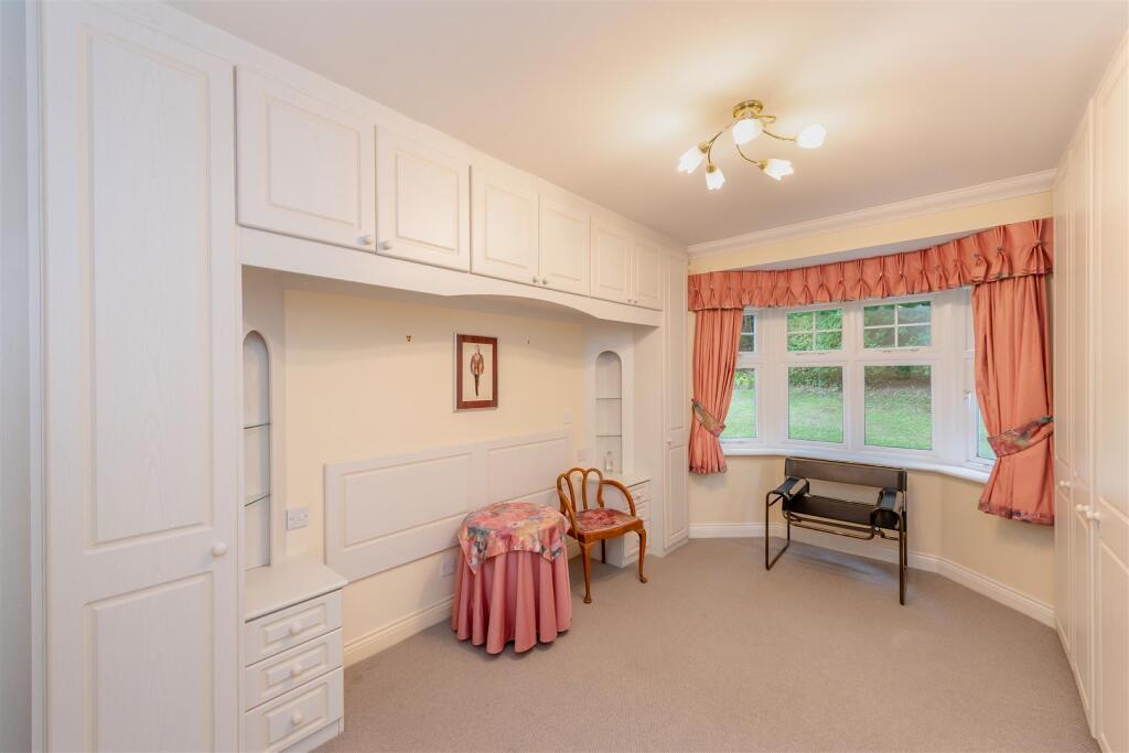 8648229-interior12.jpg