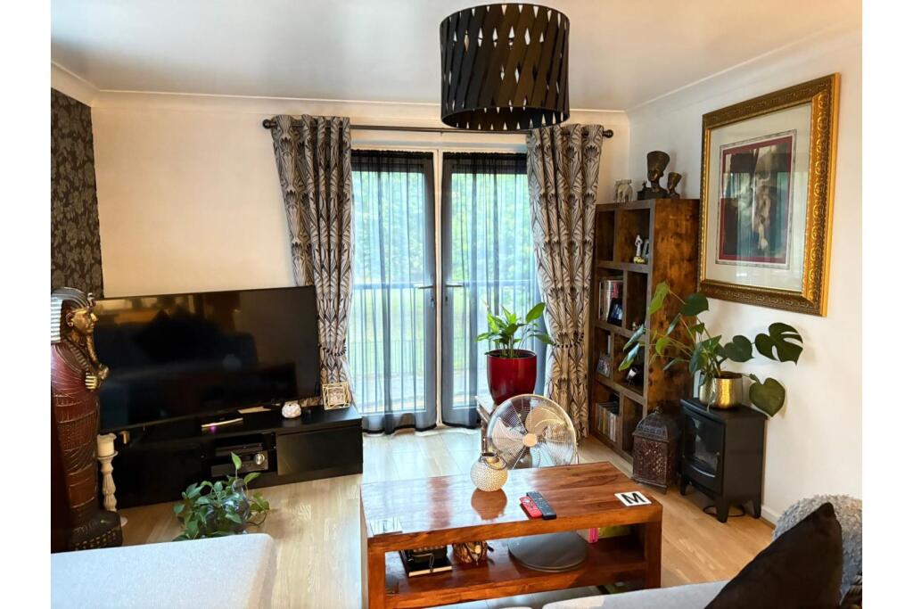 Apartment Living Rm