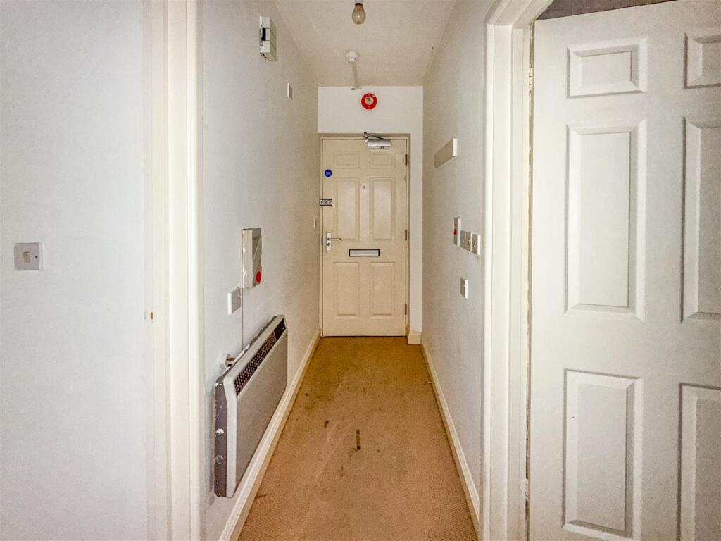 Freehold &amp; Flat 3 Dawes Court, Fisher Street, Paig