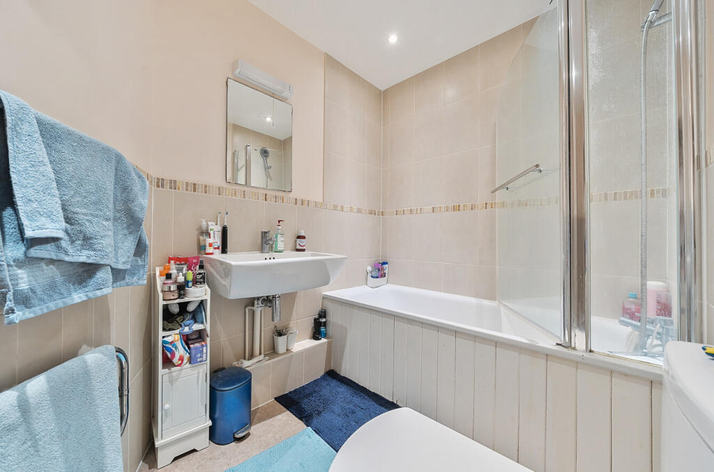 1305898-8-685bfc1...