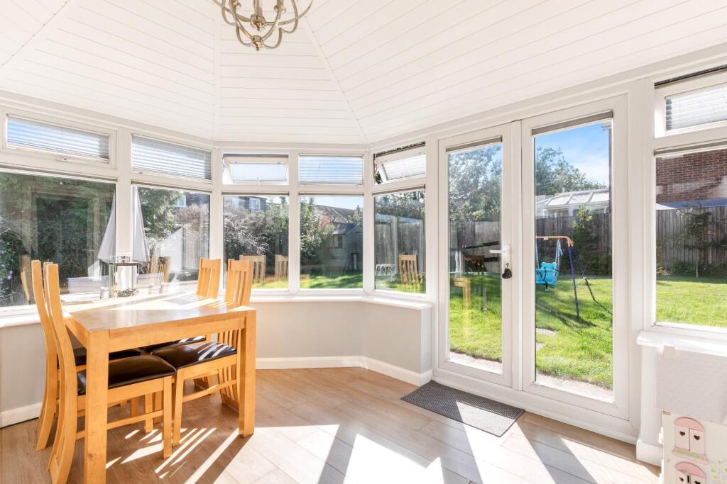 DE BURGH GARDENS (7).jpg