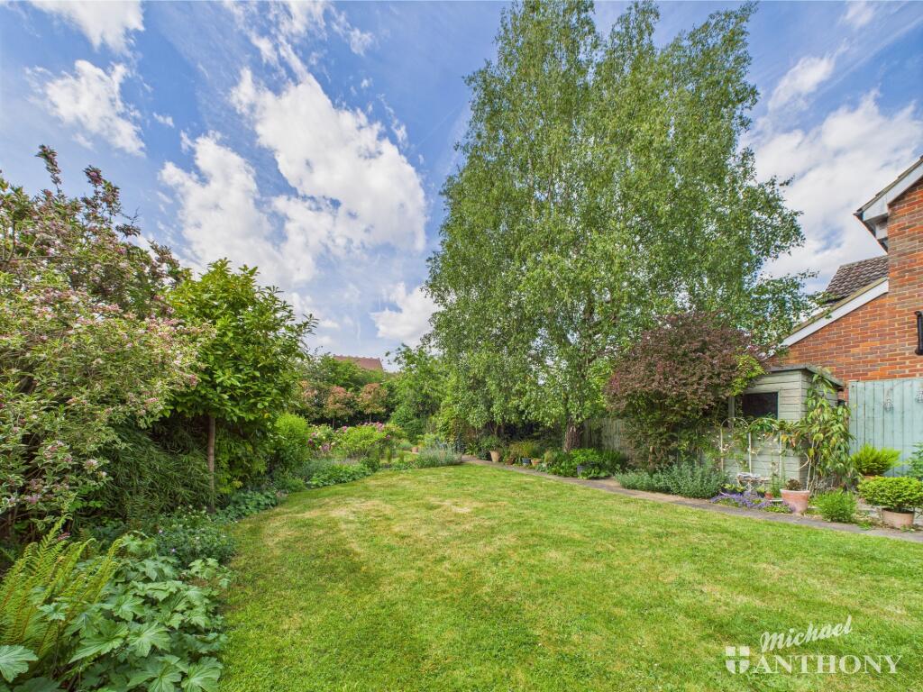 CAM02773G0-PR0304-STILL001