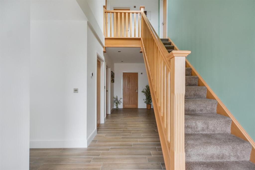 Entrance Hall_1.jpeg