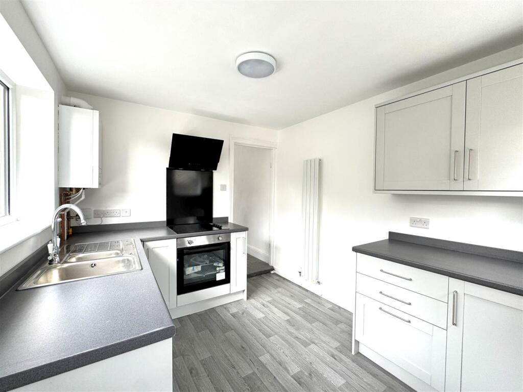 Kitchen 3.jpg