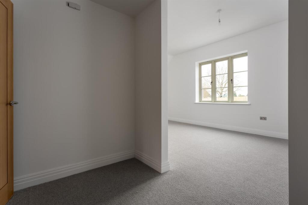 35 - Baddeley House - GL54 4NE - Web.jpg