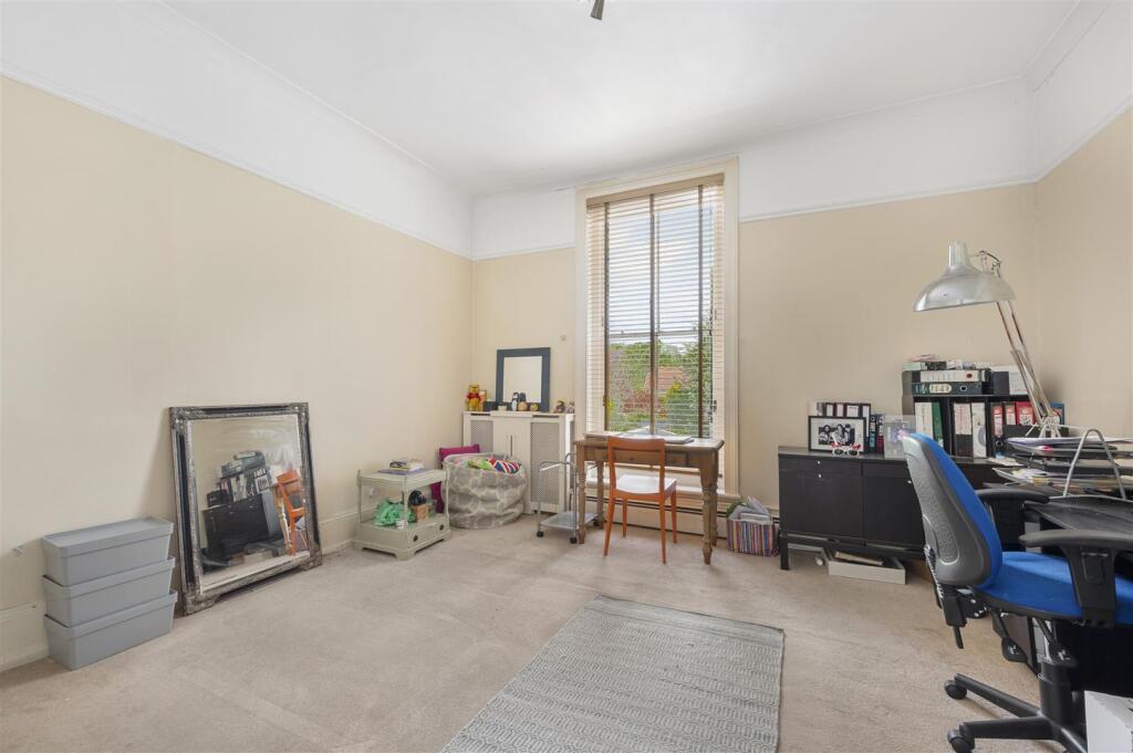 Flat 3, 9, Inner Park Road,9.jpg