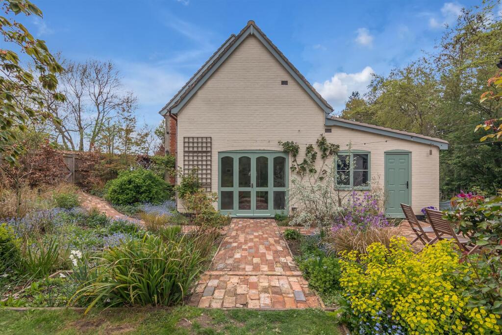 1 Harleston Road Linstead IP19 0LE (34).jpg