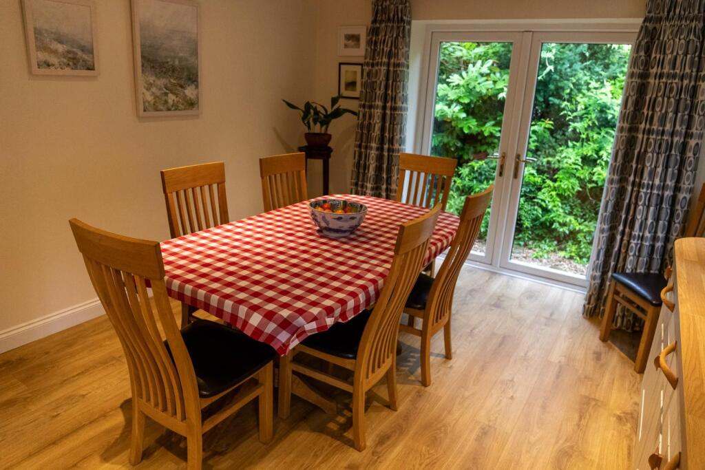Dining Room 3.JPG