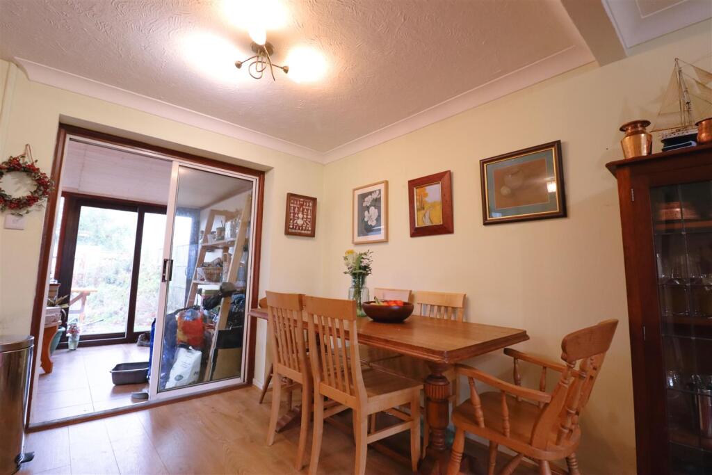 Dining-Area-1b---IMG_0755.jpg