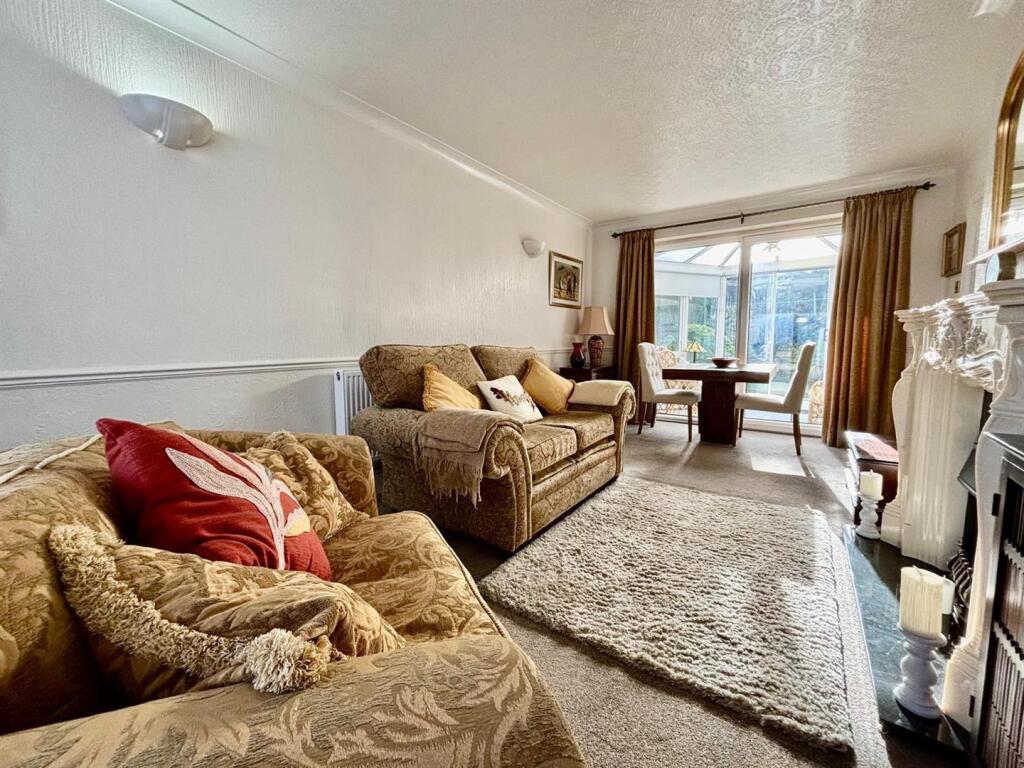 Living Room: