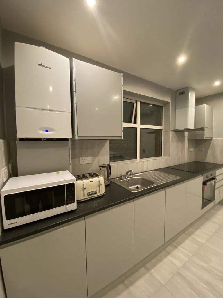 KITCHEN 1